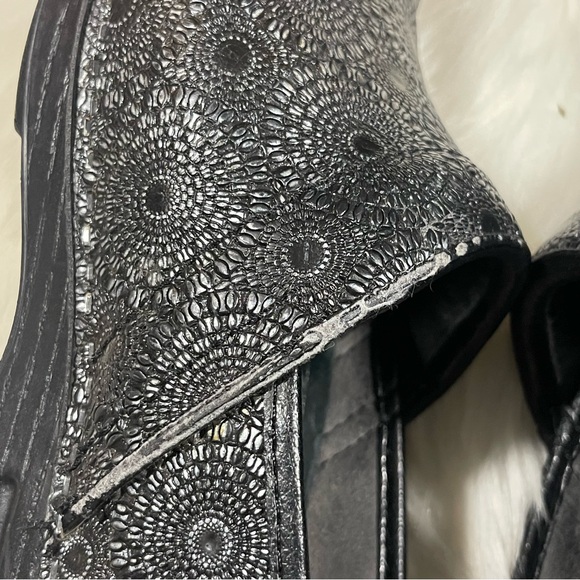 Dansko Black Embossed Leather Professional Clogs - Picture 10 of 11